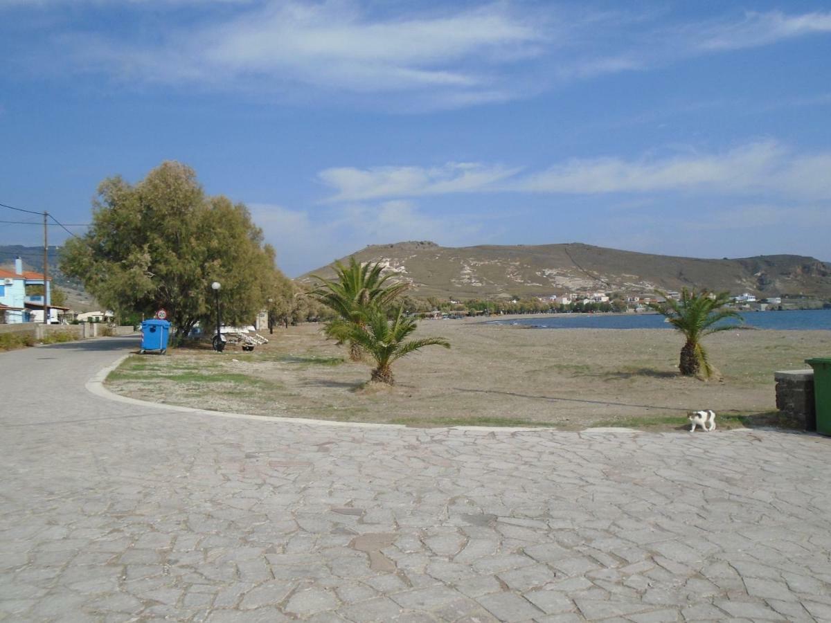 Sea Front Two Bedroom House In Lesvos Tavari Exteriör bild